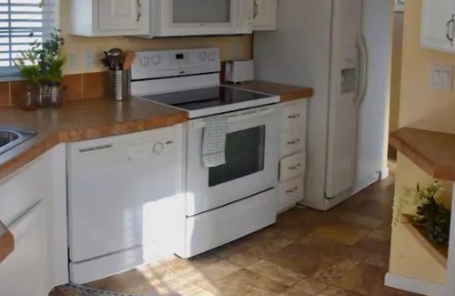 Kissimmee Cabaña | Entire Cottage close to Disney, Universal, Airport