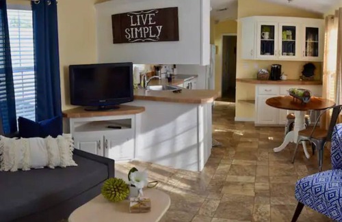 Kissimmee Cabaña | Entire Cottage close to Disney, Universal, Airport