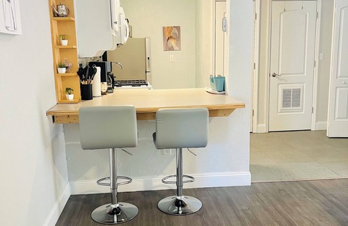 Gainesville Casa | Entire Guesthouse very cozy 1bed ,1bath only 2.1 miles to Campus private Parking