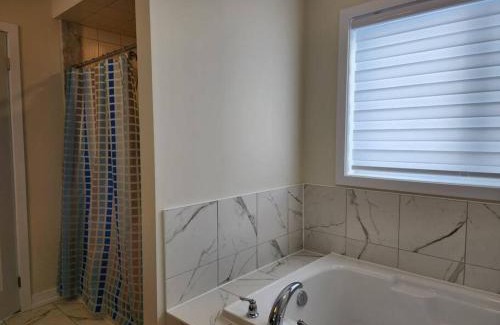 Caledonia Villa | Entire home near Hamilton