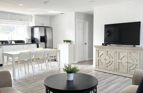 La Crescenta-Montrose Casa | Entire Renovated 3BR/2BTH House in the Foothills