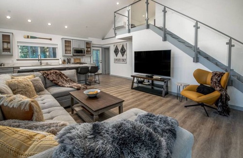 Alta Casa | Entire Villa in Sierra Mountains