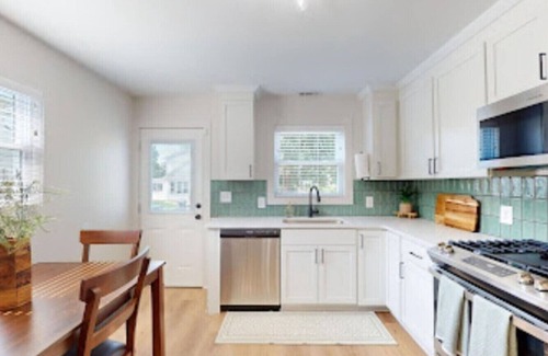 Erie Cabaña | Erie Turtle Crossing