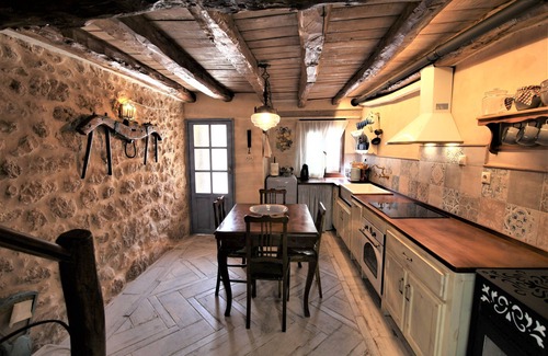 Montejo de la Vega de la Serrezuela Cabaña | Wabisabi Townhouse en Hoces del Río Riaza