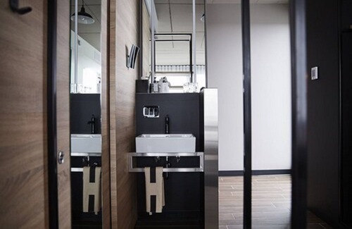 Brossard Hotel | Escad Hotel Quartier DIX30