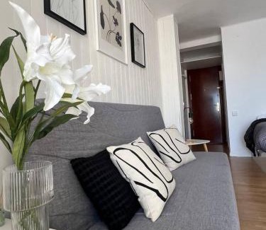 La Pineda Apartamento | Escapada Romántica con Vistas al Mar Piscina