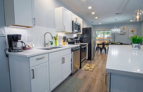 Denver Heights Cabaña | Escape to 4br/3ba Brand New Downtown Home