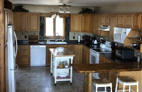 Bloomingdale Casa | ADK Camp Cardinal -Serene Adirondack Luxury Cabin- Hot Tub