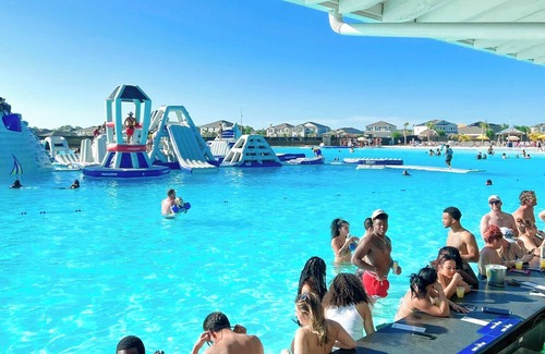 Bearss Plaza Villa | Escape to Lagoon Bliss, Spacious Stay for 8 Guests