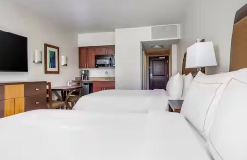 Waikiki Complejo | Escape to Paradise at Lagoon Tower by Hilton Grand Vacations – Studio Retreat!