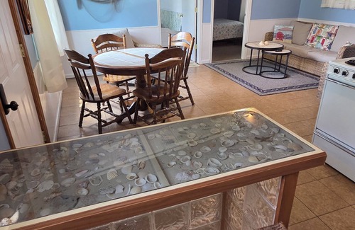 Fulton Cabaña | Escape to the quiet countryside and relax at our cozy beach-themed cottage.