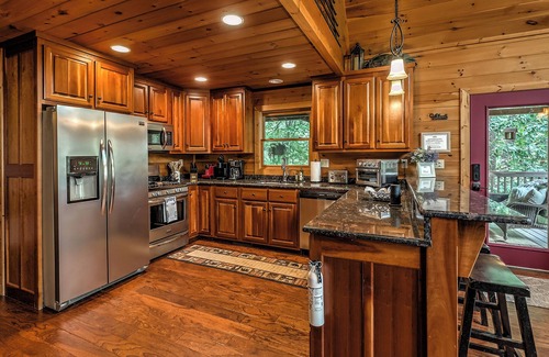 Mineral Bluff Cabina | Escape to your cozy Mineral Bluff cabin, just a hop away from Blue Ridge