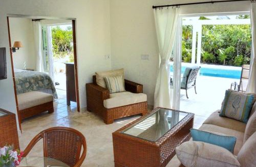 Long Bay Hills Villa | Esencia Cottage