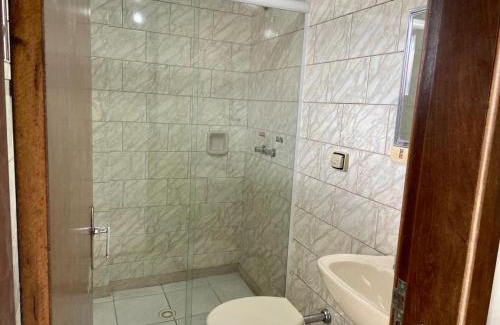 Fazenda Rio Grande Apartamento | Espaço Verona apartamento triplo com 3 camas de solteiro