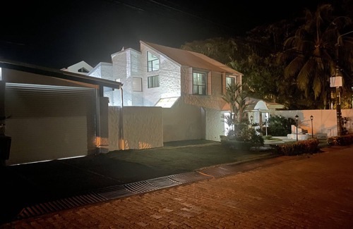 Punta Leona Casa | Espaciosa Casa a 2 minutos de la Playa