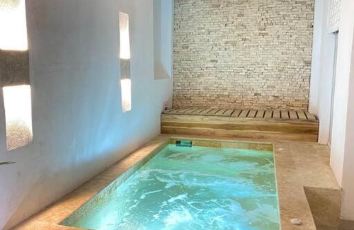 Cartagena Walled City Villa | ESPECTACULAR CASA EN EL CENTRO CON JACUZZI GRANDE