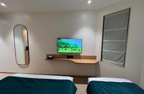 Dharavi Hotel | Esquire Hotel Near BKC Mumbai