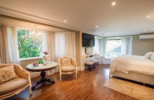 Bairro Lago Negro Hotel | Estalagem St Hubertus