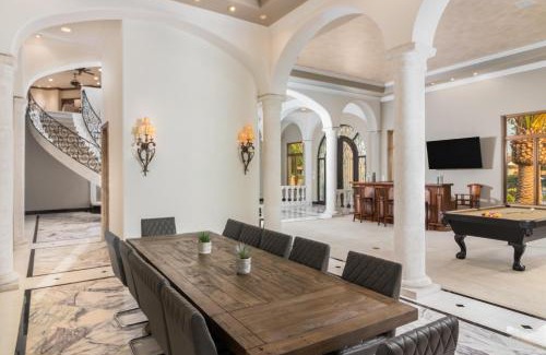 Camelback East Casa | Estate Elegance - 7 Bedrooms - Resort Style Backyard
