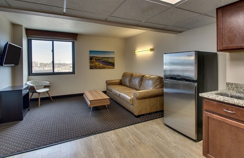 Bismarck Hotel | EverSpring Inn