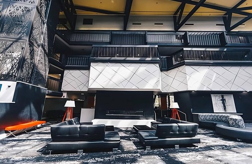 Riverside Hotel | Everything You Need For The Perfect Vacation! Near Bing Crosby Theater