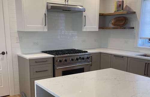 Russell Casa | Exceptional Modern Cottage in Prime Location