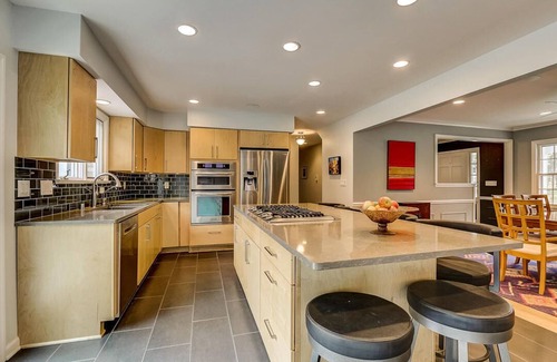 Glendale Casa | Fox Point Glendale Exceptional North Shore Home