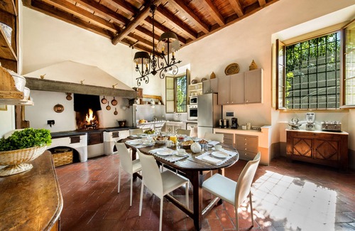 Impruneta Villa | Maravillosa Villa 8br-9ba CON Piscina, EN Excelente Ubicación A Solo Minutos DE Florencia!