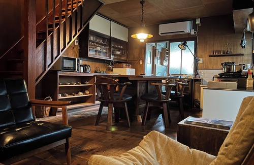 Shizuoka Villa | Exclusive Stay in a 120-Year-Old Art-Filled Inn