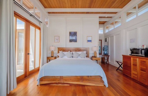 San Pedro Hotel | Exclusive Villa with Private Balcony and Swimming Pool - Free Airport Shuttle!