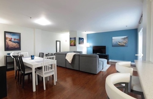 Terra Nova Condominio | Executive 2 bedroom, I bathroom, City Centre condo