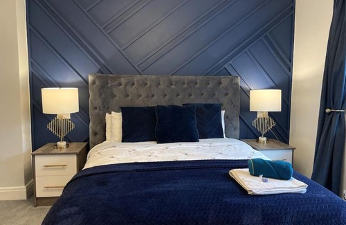 Woking Apartamento | Executive 4 Bedroom Cottage in the heart of Surrey