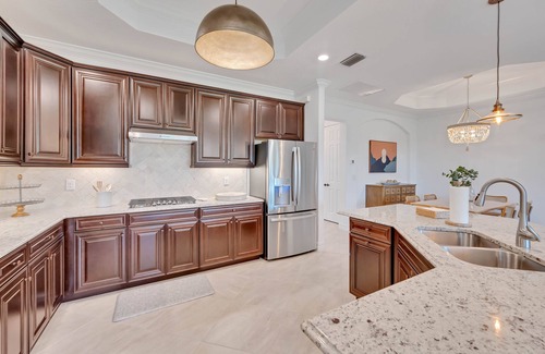 Lakewood Ranch Casa | Executive home at 8th Green Getaway in Lakewood National Golf community