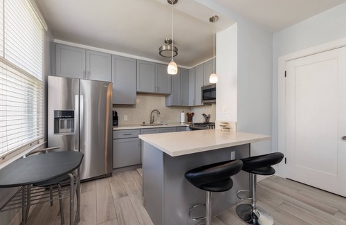 Alamitos Beach Condominio | Executive-next to Convention Center + Free Parking