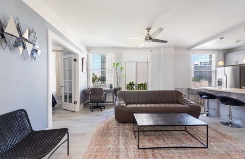 Alamitos Beach Condominio | Executive-next to Convention Center + Free Parking