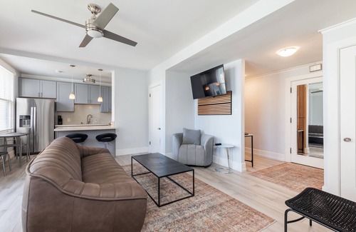 Alamitos Beach Condominio | Executive-next to Convention Center + Free Parking