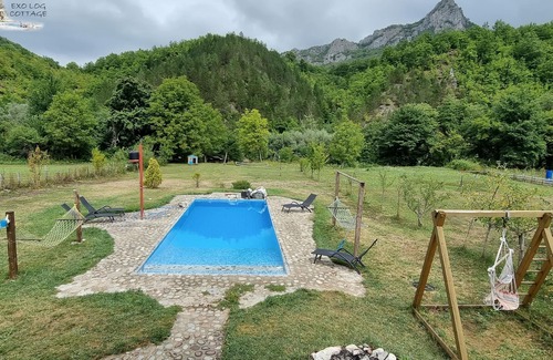 Glavaticevo Cabaña | Exo Log Cottage - una casa encantadora cerca de Sarajevo