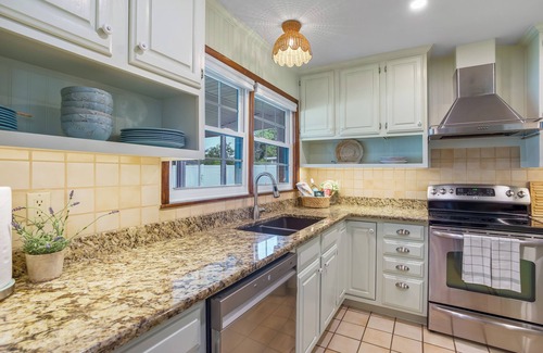 Jacksonville Beach Casa | Experience Coastal Bliss: Your 3-Bedroom, 2-Bath Retreat Minutes from the Beach!