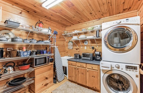 Lynn Cabina | Experience Luxury at The Sanctuary in Hendersonville