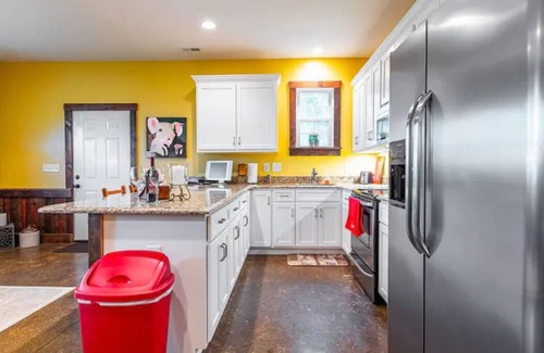 Clinton Otro | The Cozy Barn Escapada