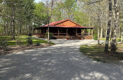 Spencer Cabina | Experience the peaceful Wooded Retreat Cabin - 300 private acres -security gate
