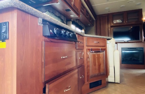 Porterville Casa | Experience THE RV Life