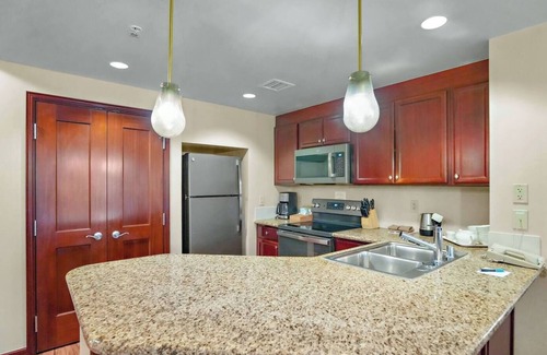Ko Olina Apartamento | Explore 𝐅𝐢𝐧𝐝𝐢𝐧𝐠 𝐌𝐞𝐢𝐥𝐢 -Beachfront KoOlina Club Resort+Amenities. 2BR