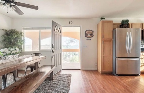 Copperopolis Casa | Explore natures retreat with amazing views of Lake Tulloch and close to Yosemite