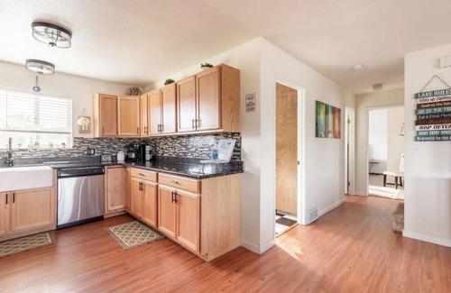 Copperopolis Casa | Explore natures retreat with amazing views of Lake Tulloch and close to Yosemite