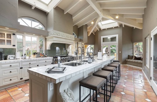 Glen Ellen Casa | Exquisita Villa Enoturística, Bodega Y Cueva Del Vino, Villa Montebella