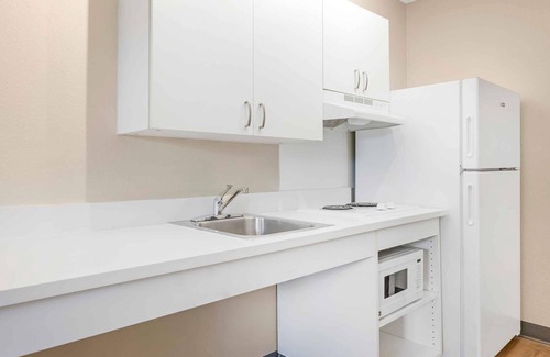 Carver City - Lincoln Gardens Hotel | Extended Stay America Suites Tampa Airport N Westshore Blvd