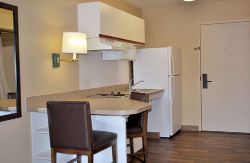 Overland Park Hotel | Extended Stay America Suites Kansas City Overland Pk Nall Av
