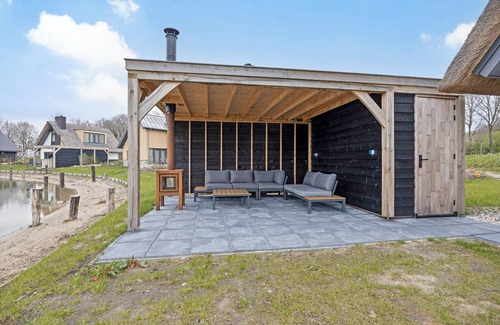 Westerbork Casa | Extra luxury 8-person accommodation in the holiday park Landal Drentse Lagune