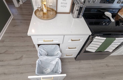 Graham Apartamento | Extravagantly Remodeled 2BR,Apt Upstairs,Fast WiFi